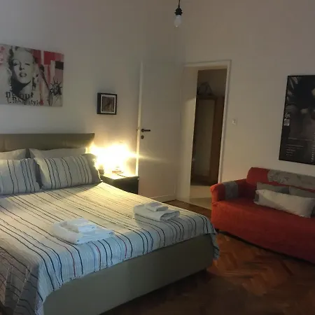 Luminosa Stanza In Signorile